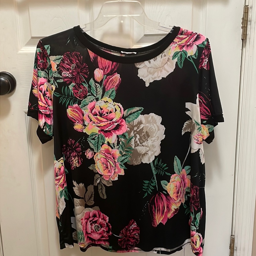 Chic Soul top. In perfect condition. No flaws. Stretchy. Smoke and pet free.